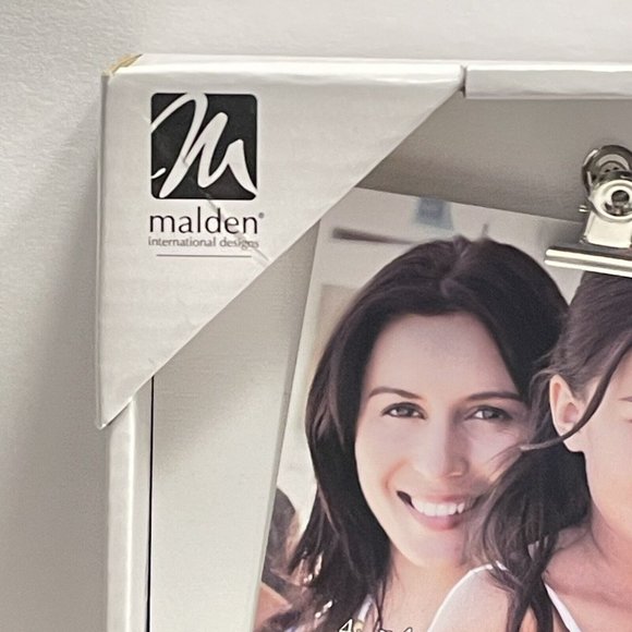 Spin Quotes 4 Clip Wall Collage Picture Frame 13"x12"x2" Holds 4 Pictures NEW - Picture 3 of 12